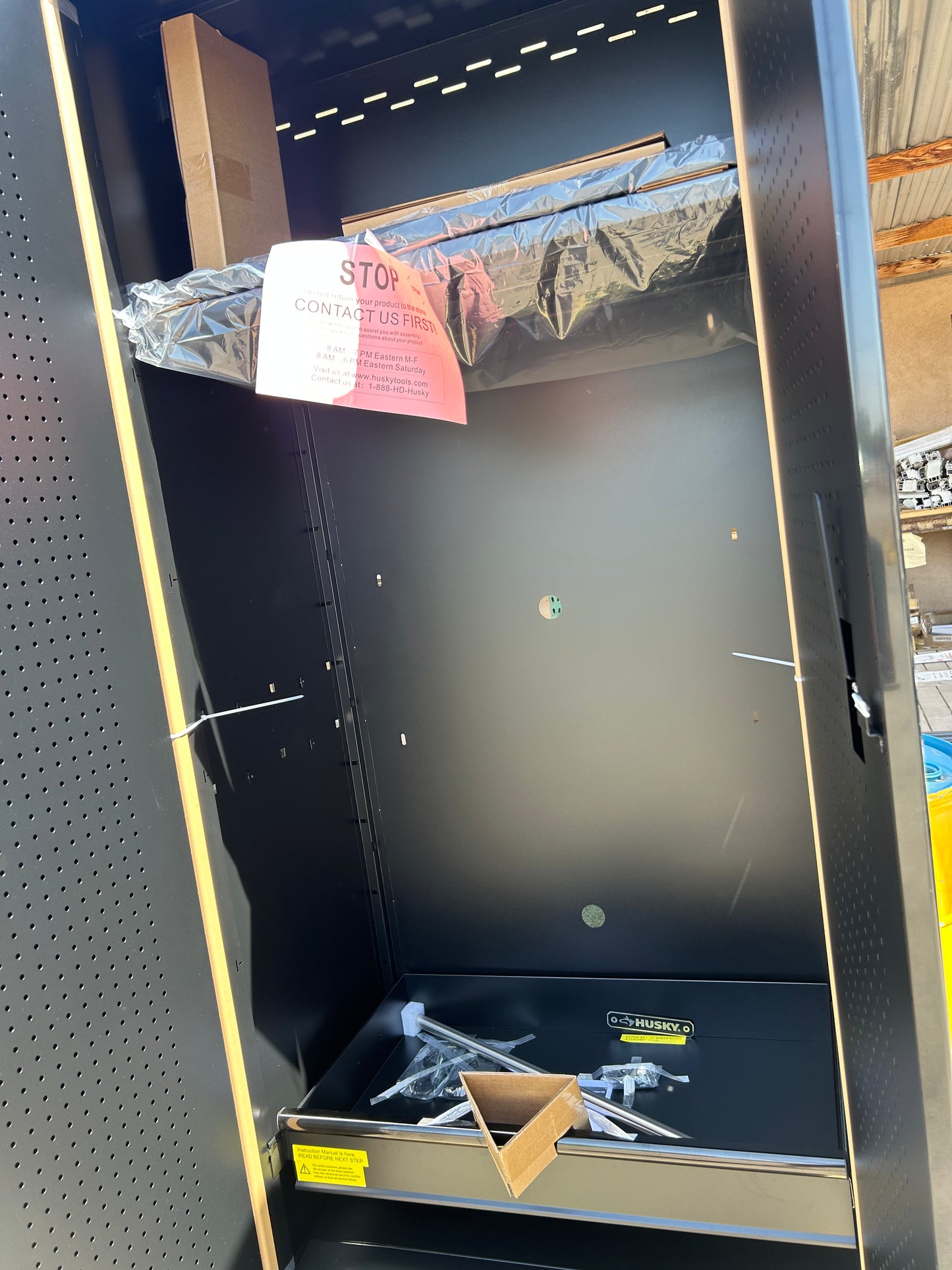 Husky heavy duty garage storage cabinet