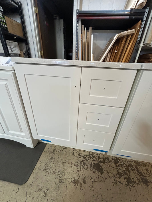 Glacier Bay single sink, bathroom vanity