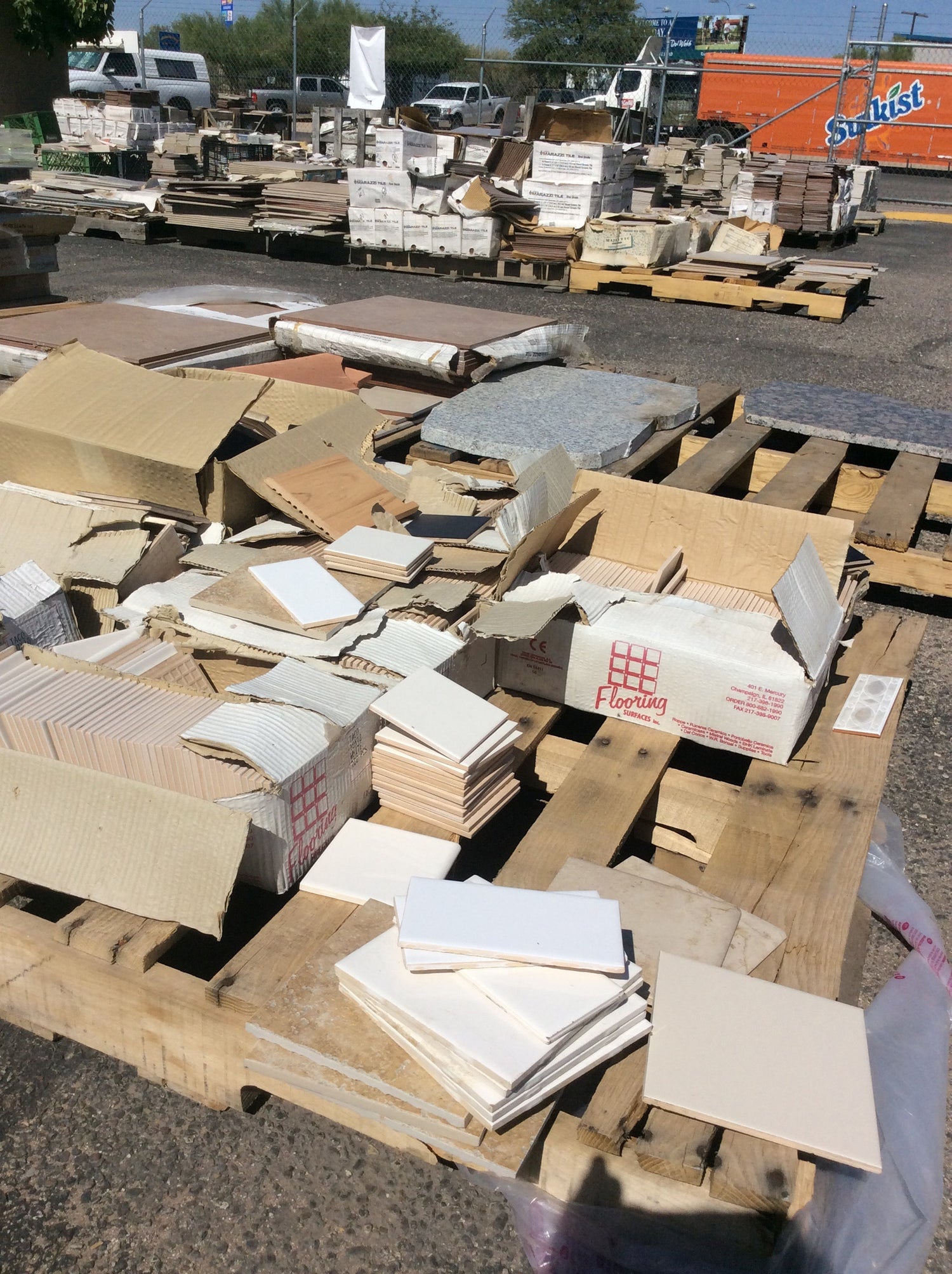 Ceramic tile