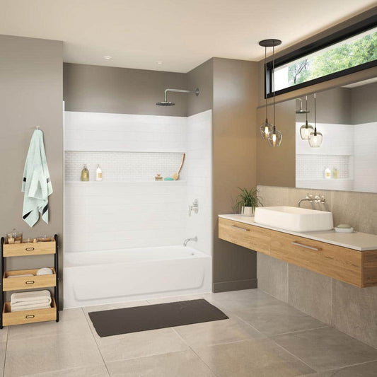 Tub Surround in White