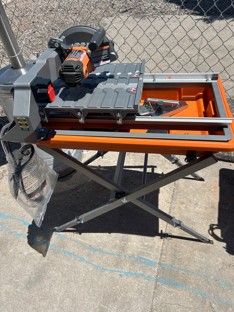 BRAND NEW! Ridgid wet tile saw with stand