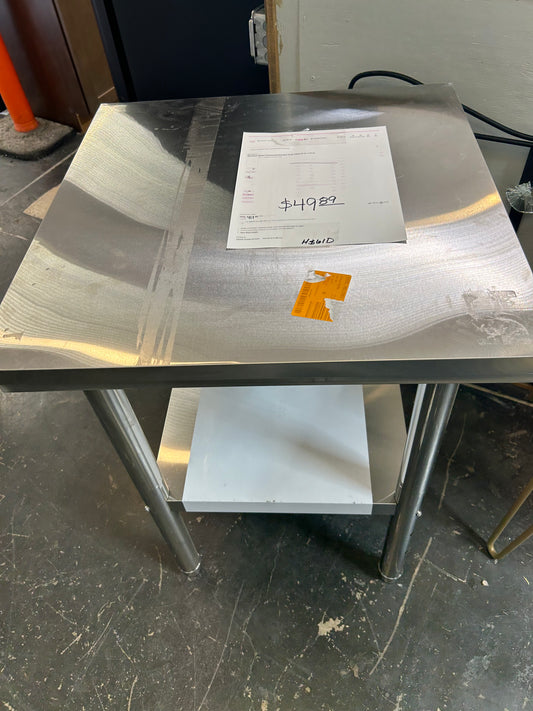 Commercial kitchen prep table