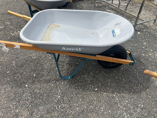 Anvil Poly Wheelbarrow