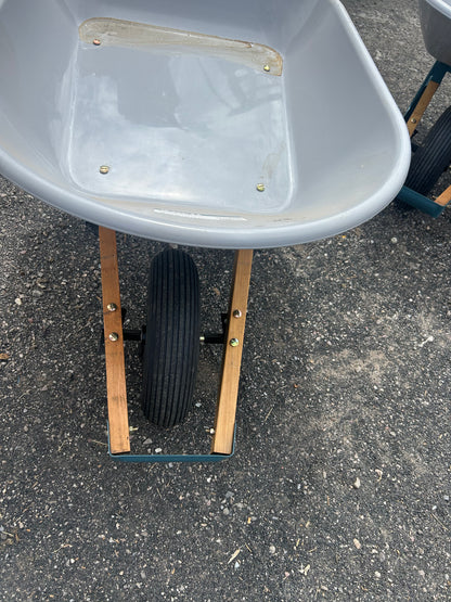 Anvil Poly Wheelbarrow