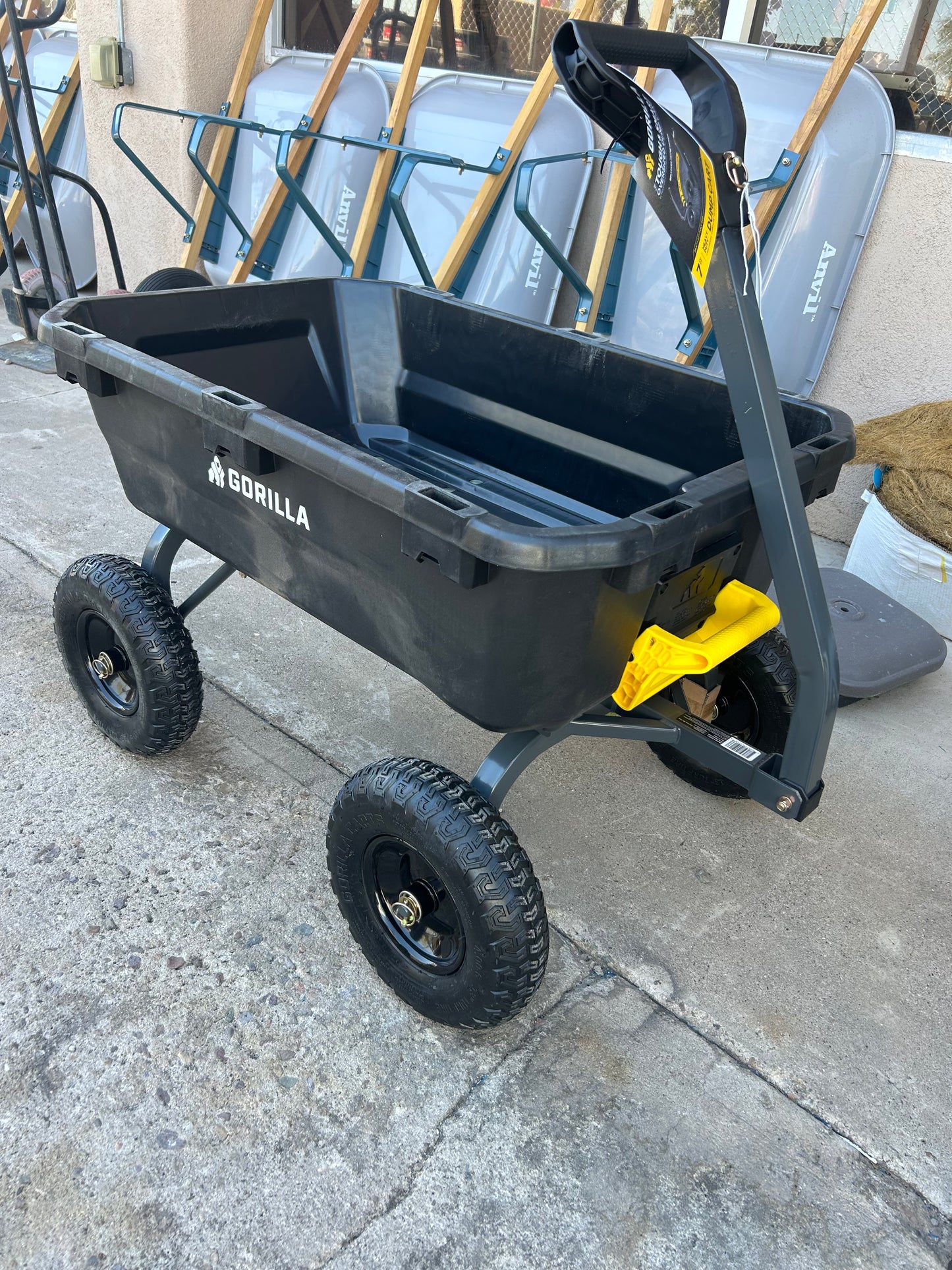 Gorilla carts, dumping gardening car