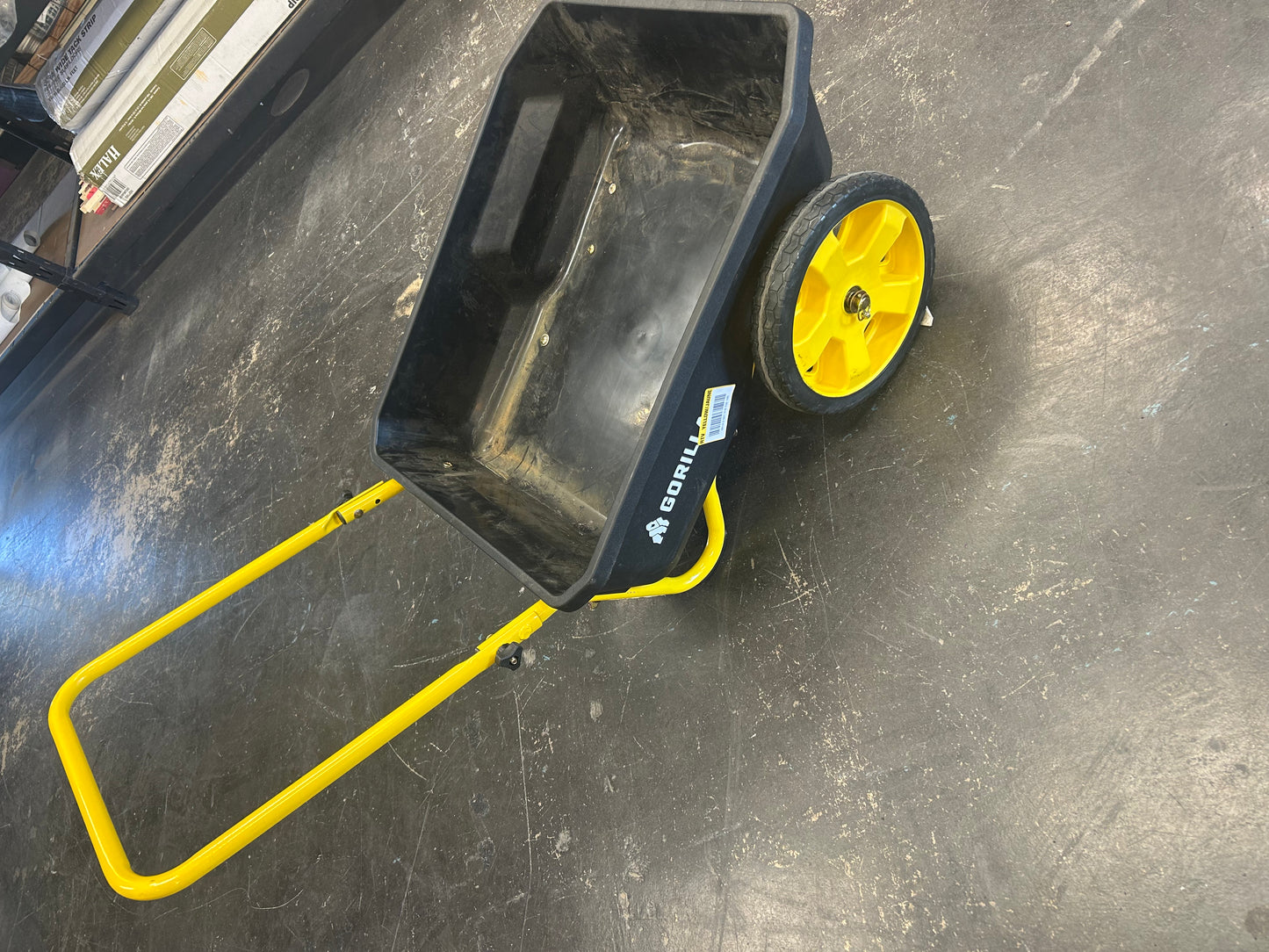 Gorilla yard cart