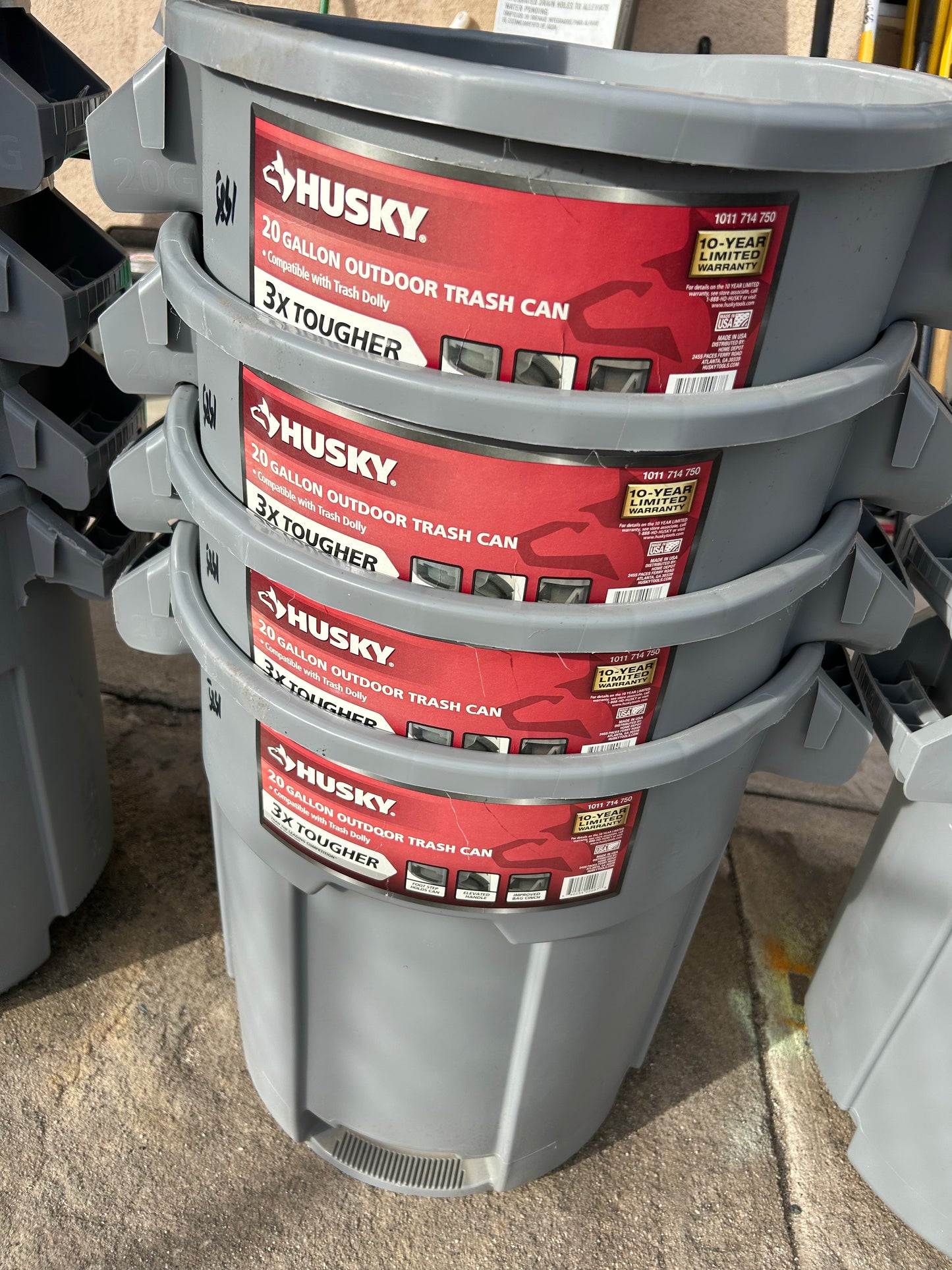 Husky 20 Gallon Trash Cans