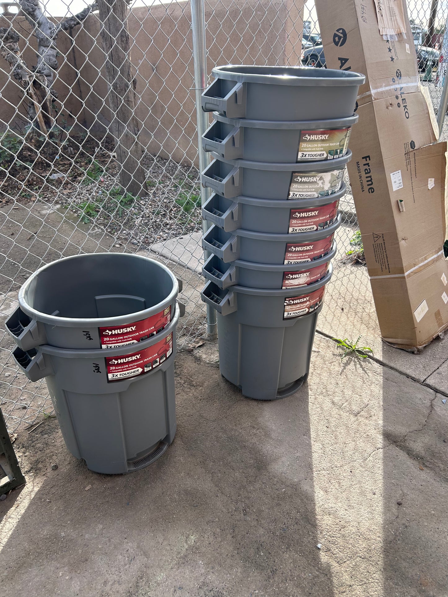 Husky 20 Gallon Trash Cans