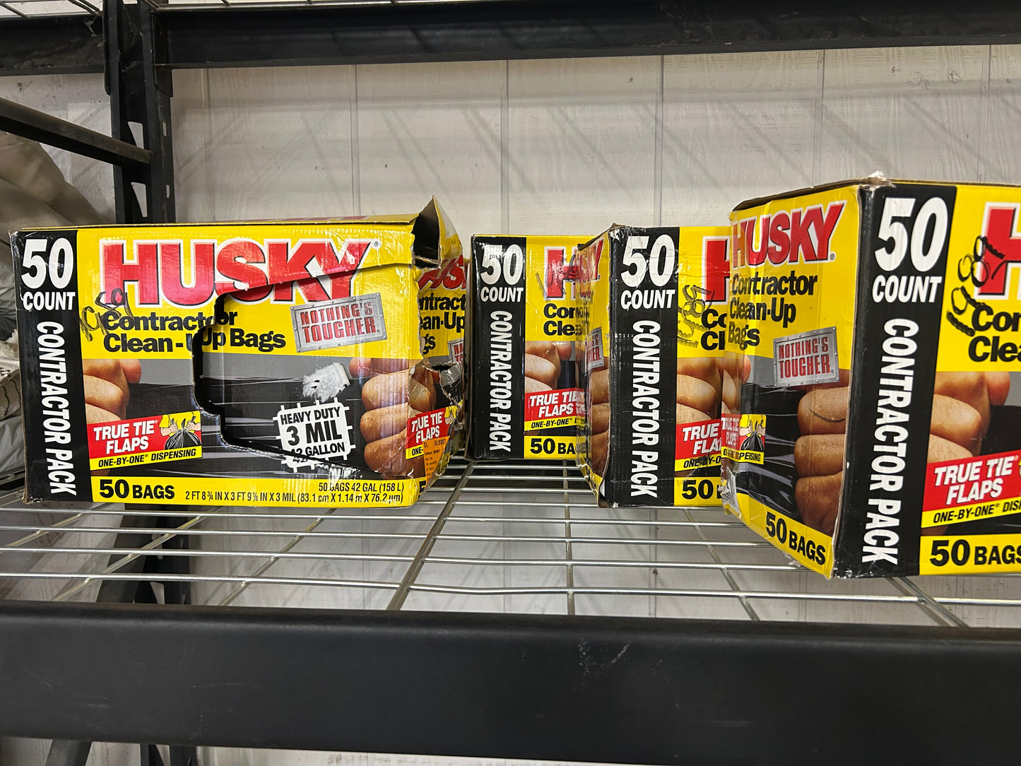 Husky contractor cleanup bags
