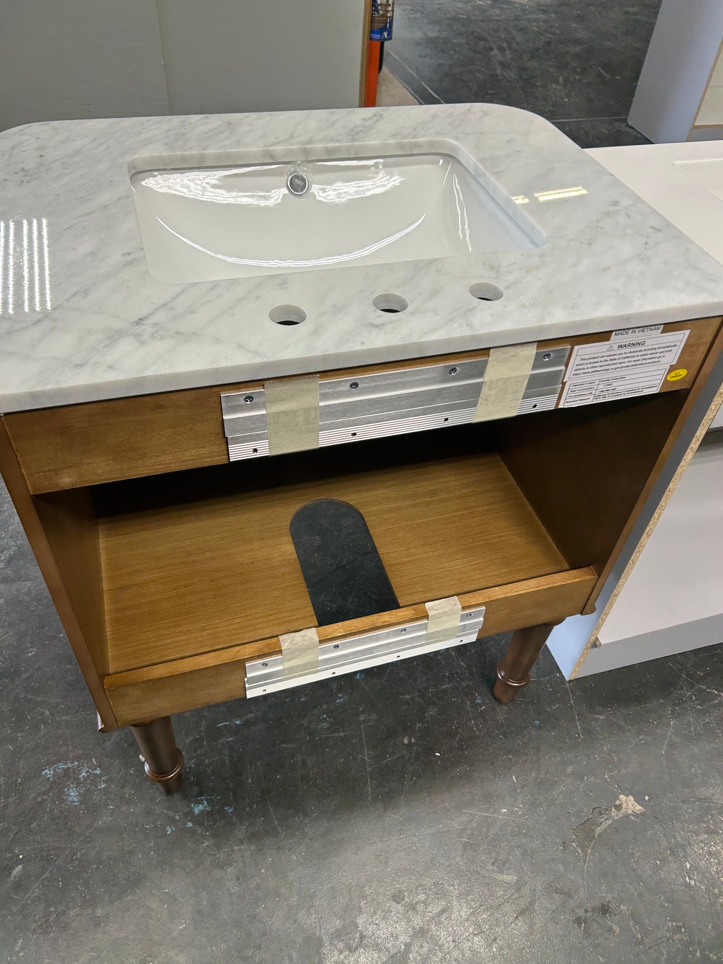 College 30” bathroom vanity