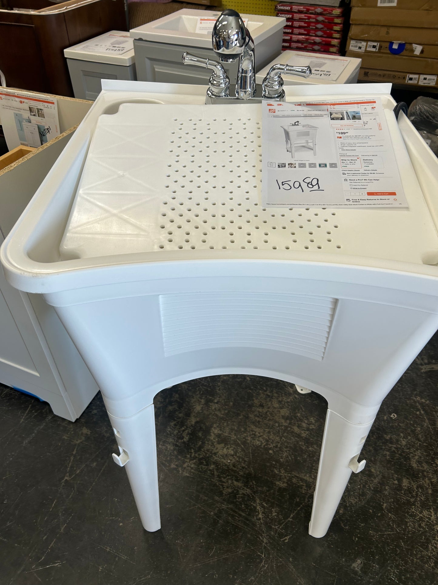 Utility laundry sink