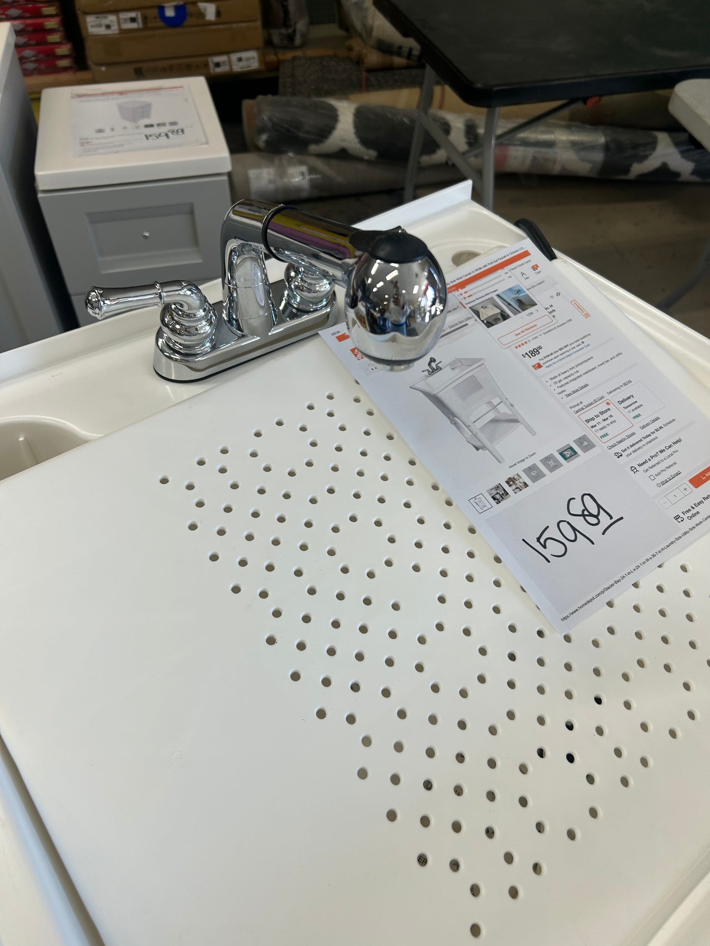 Utility laundry sink