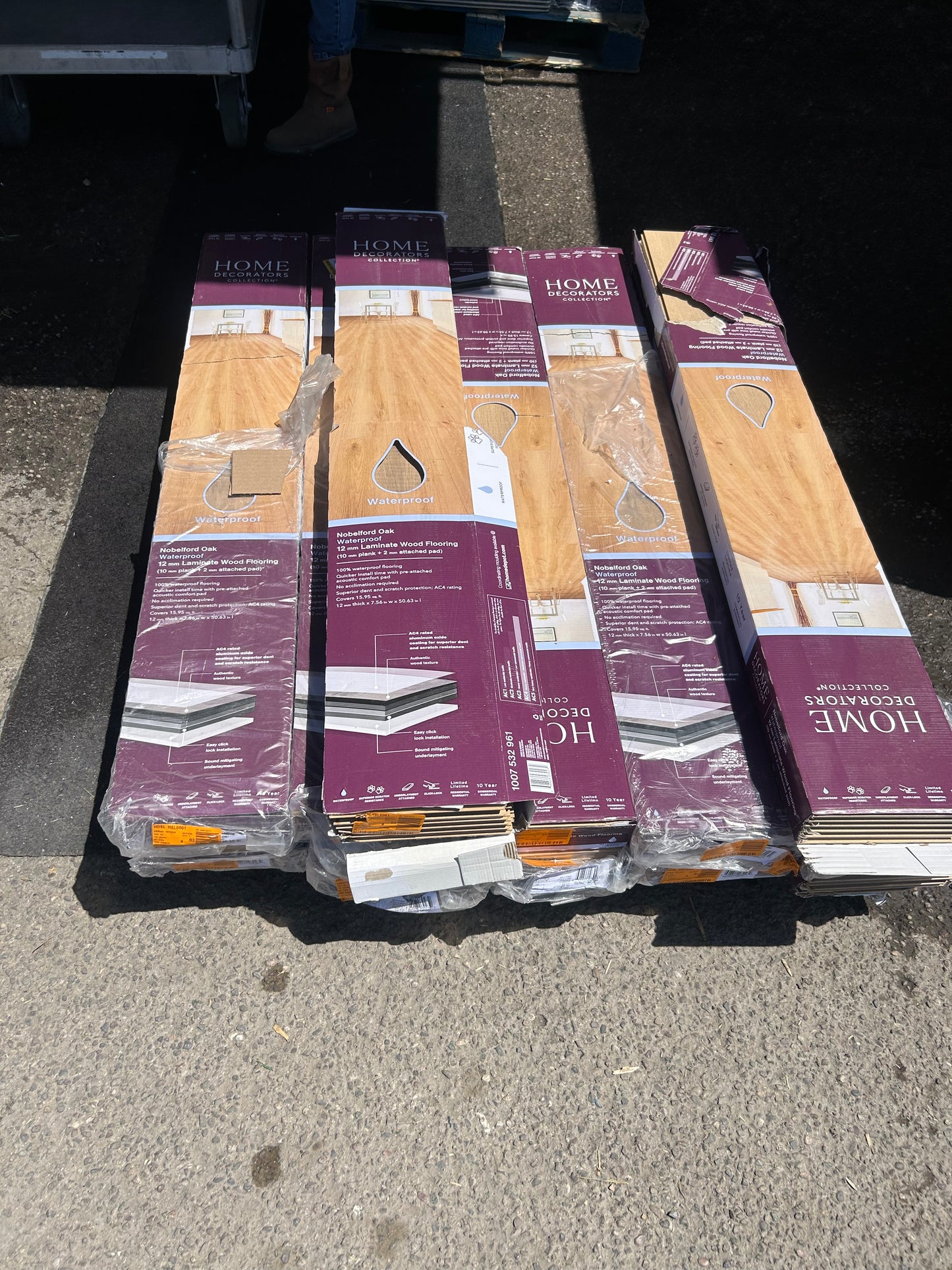 Home decorators, waterproof, laminate, wood flooring