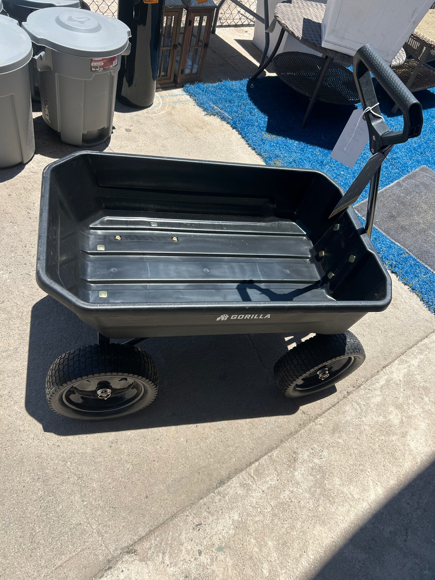 Gorilla Dumping Garden Cart