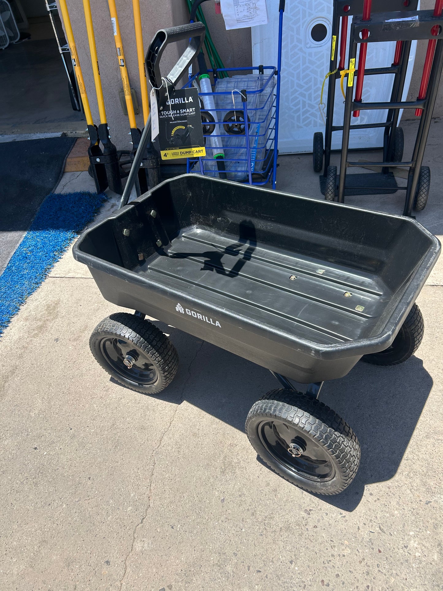 Gorilla Dumping Garden Cart