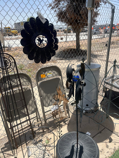 Decorative yard artwork