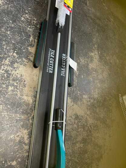 Manual tile cutter