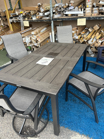 Outdoor dining set