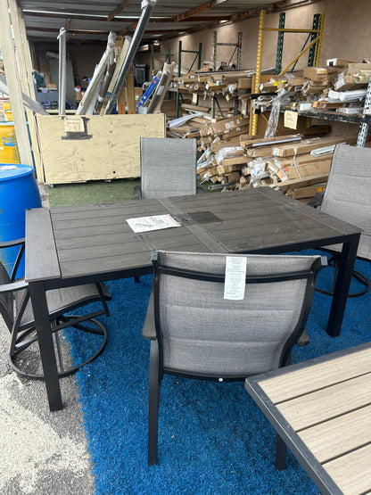 Outdoor dining set