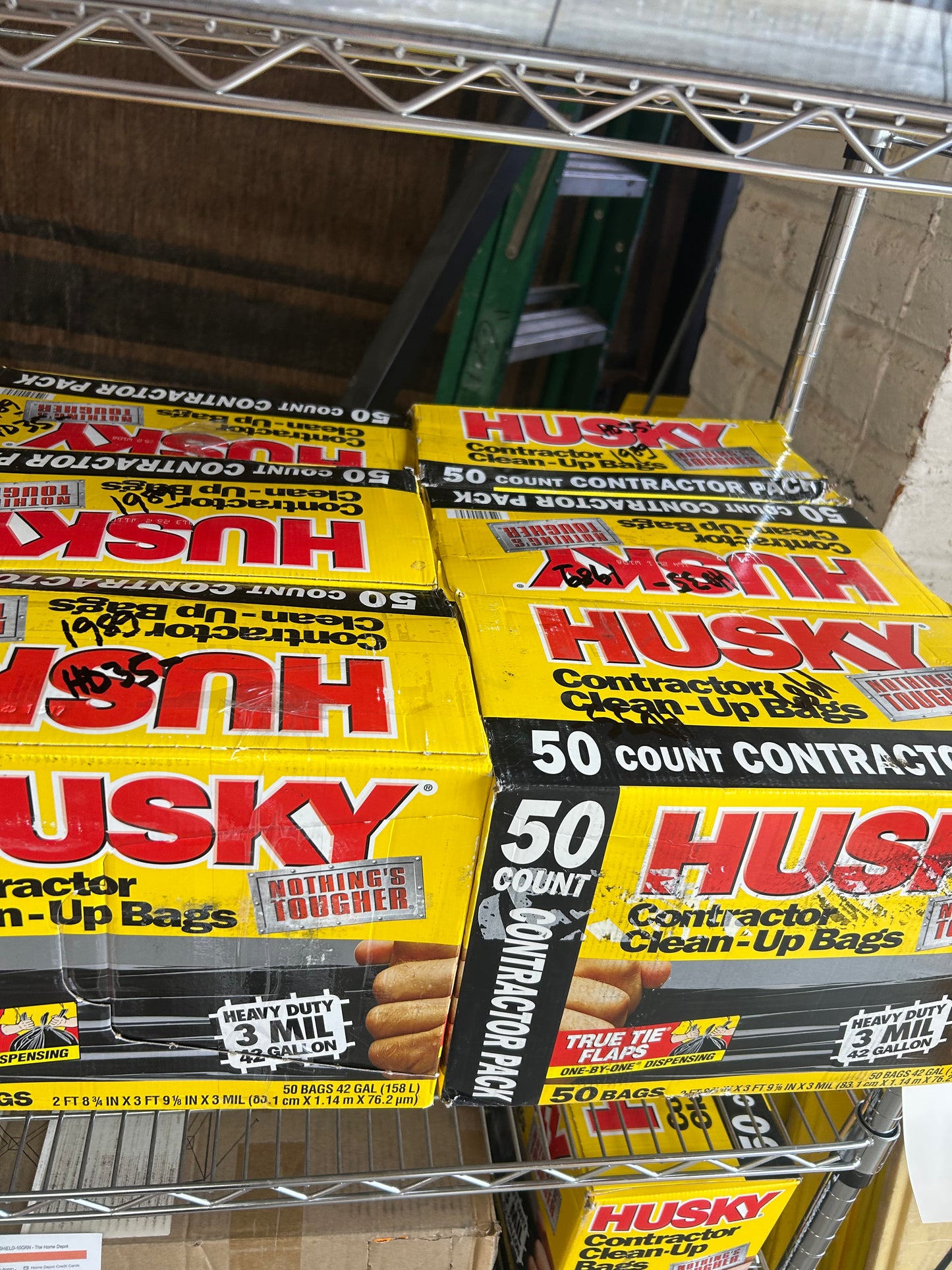 Husky contractor cleanup bags