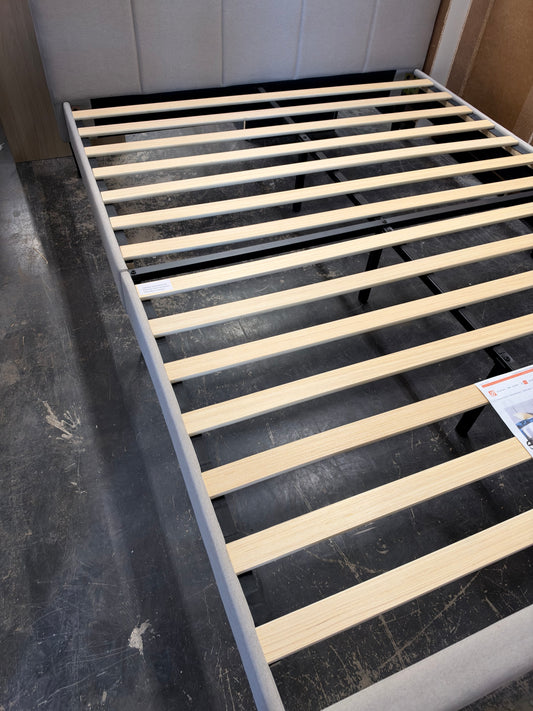 Maddon Queen upholstered platform bed ￼