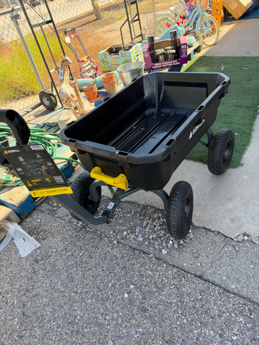Gorilla plastic dump garden cart
