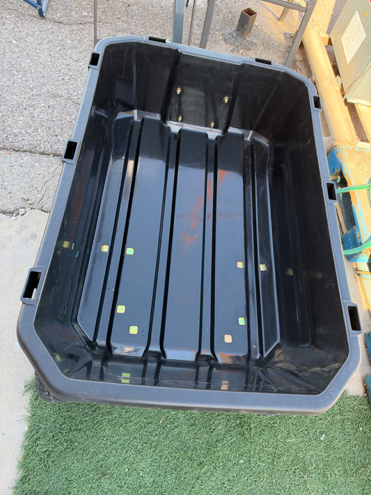 Gorilla plastic dump garden cart