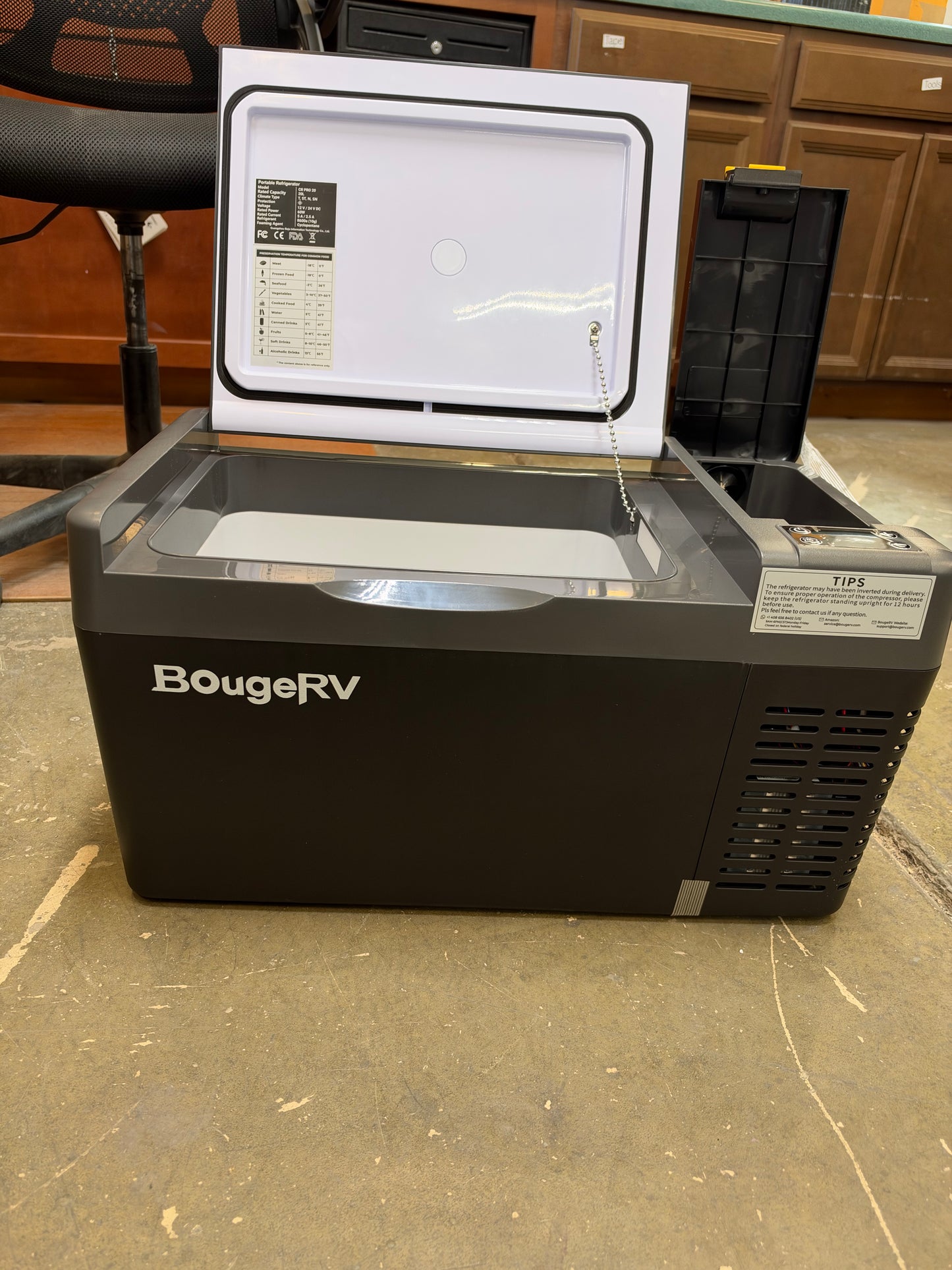 Portable fridge/freezer compressor cooler