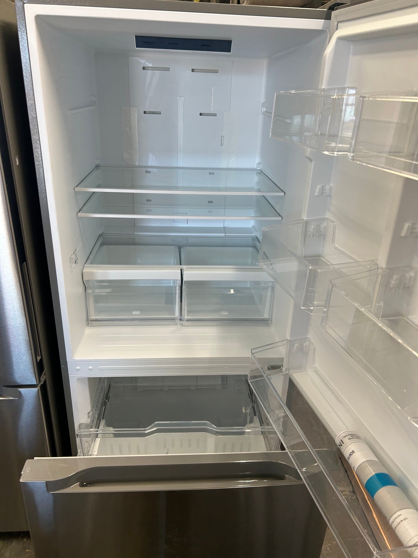 Vissani Refrigerator