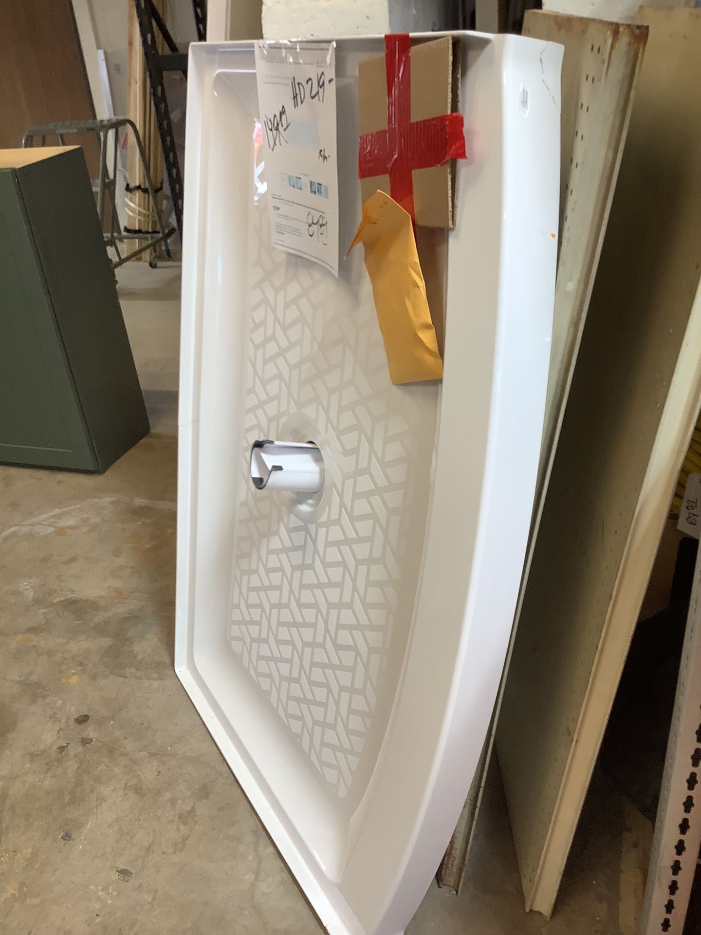 Curve Alcove Shower Pan Base w/ Center Drain