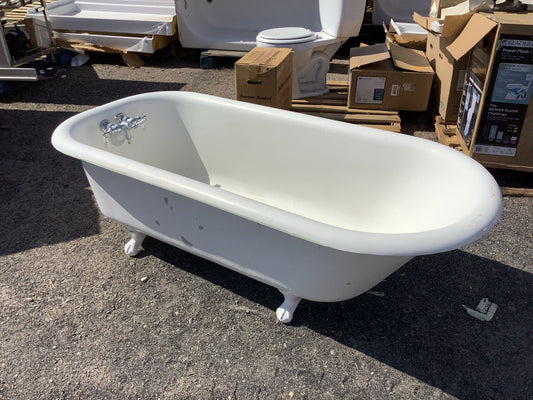65 in. Clawfoot Tub w/ Faucet