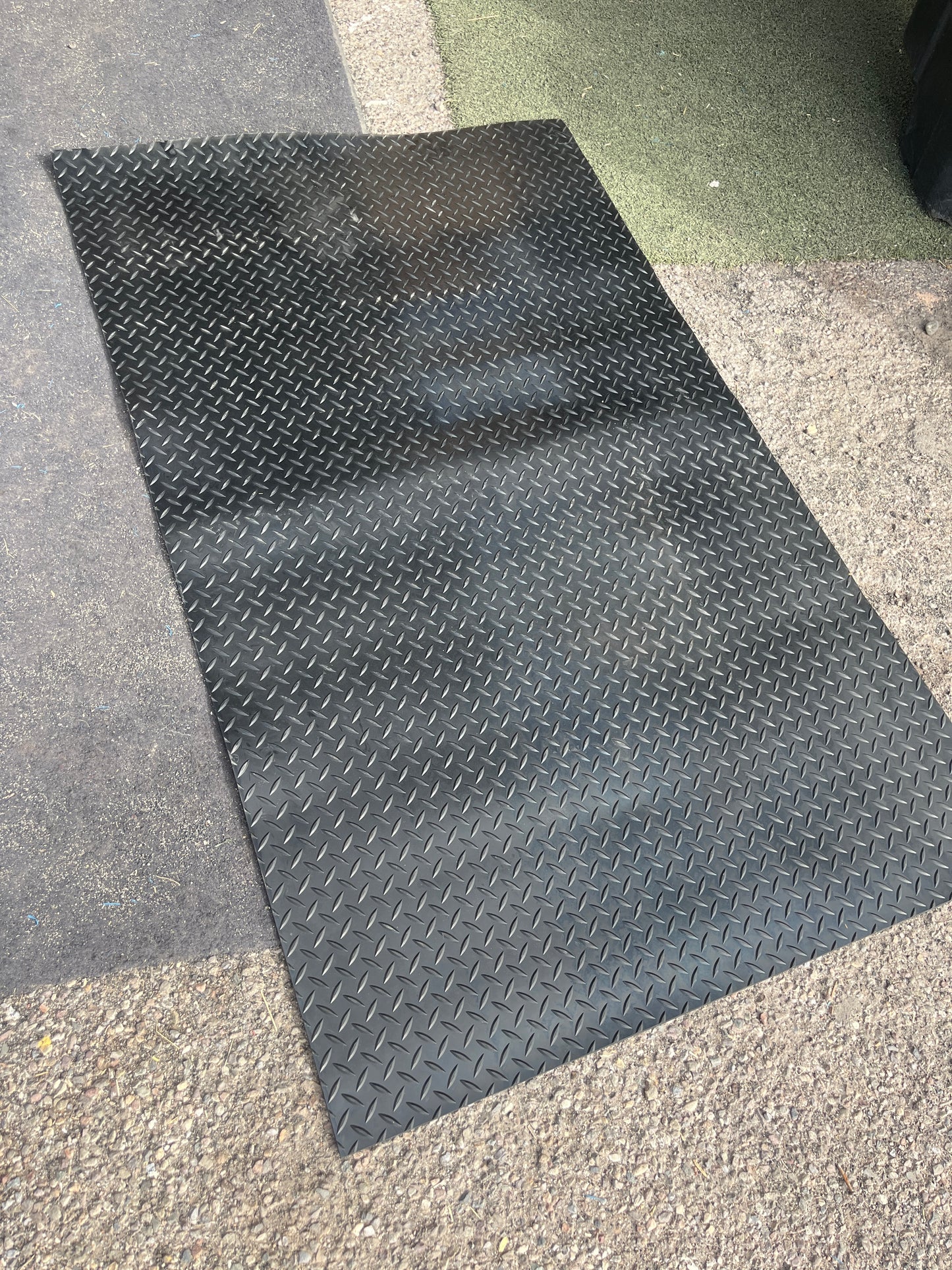 Rhino mat diamond surface nonconductive rubber mat