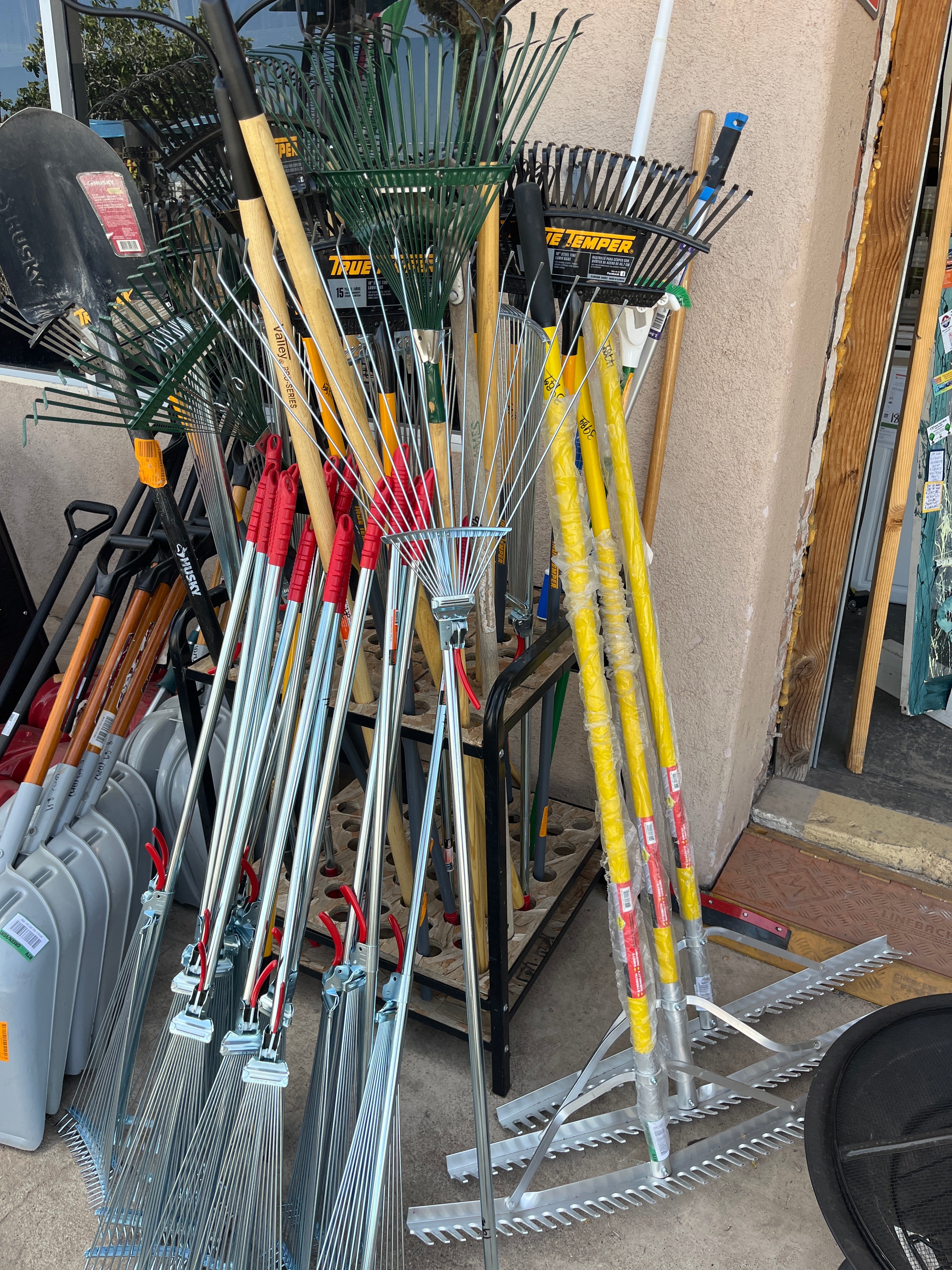 Building Seating Rakes Rakes – Gersons Building Materials